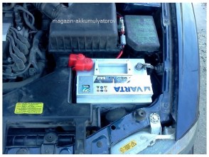 akkumulyator-SKODA-Volkswagen-FIAT-OPEL-PEUGEOT-Ford-Renault_varta-silver-dynamic-d15-63аh-610a